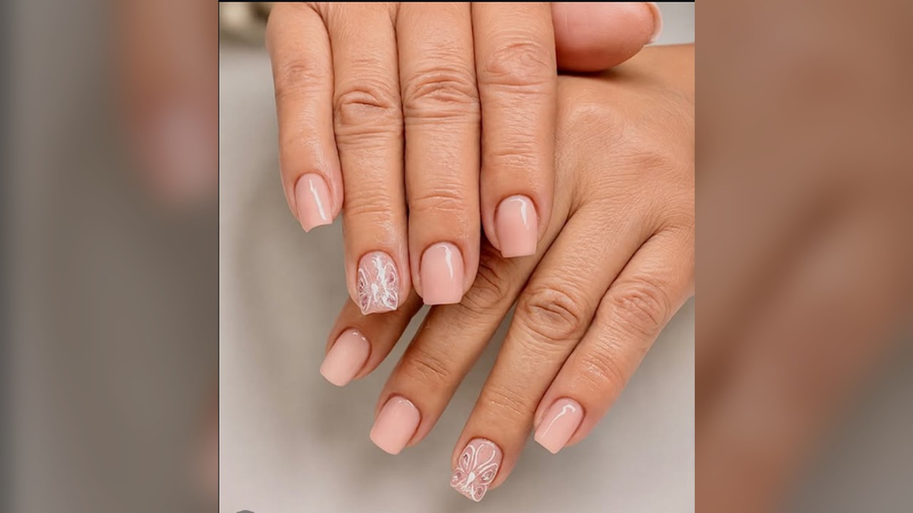 Manicure rosa con mariposas blancas — Valenti Studio, foto 3